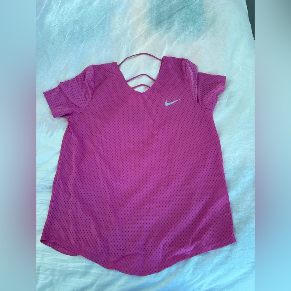 Nike top
